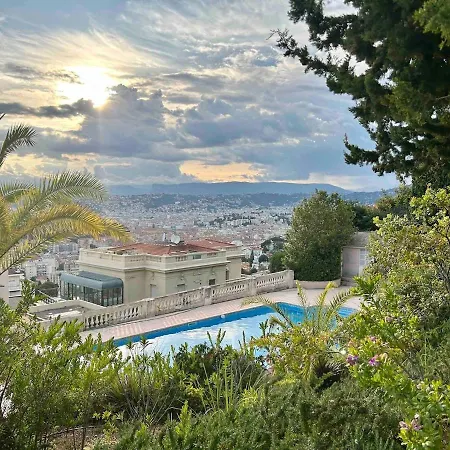 With Large Terrace & Sea View Over شقة *