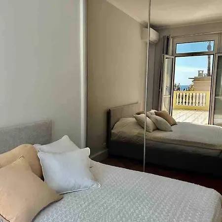 With Large Terrace & Sea View Over شقة نيس