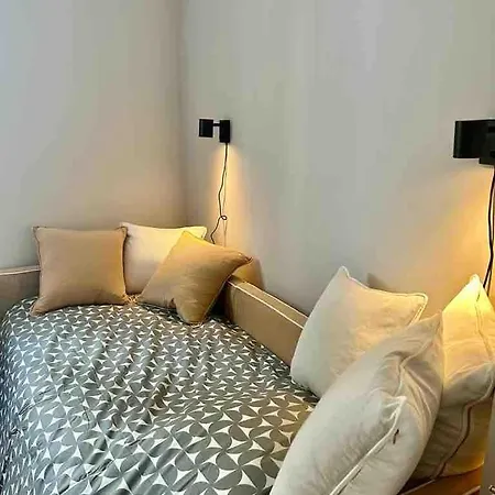 With Large Terrace & Sea View Over شقة *