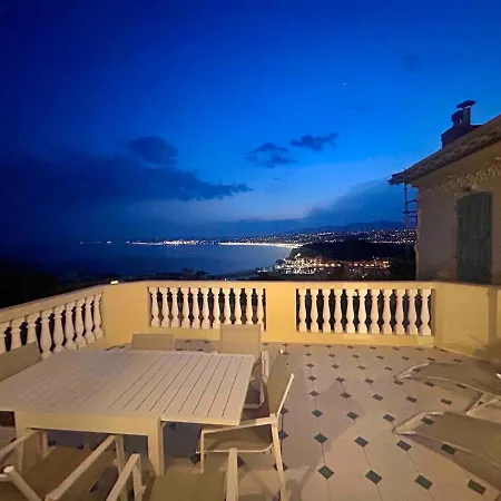 With Large Terrace & Sea View Over شقة نيس