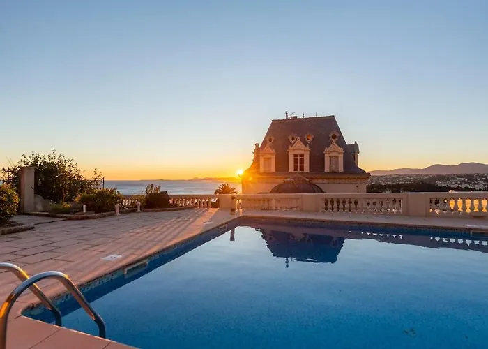 With Large Terrace & Sea View Over Nice
