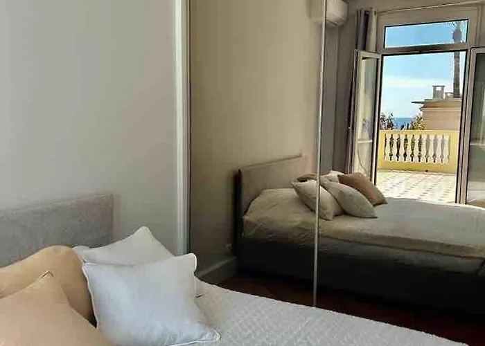 With Large Terrace & Sea View Over Апартаменты Ницца
