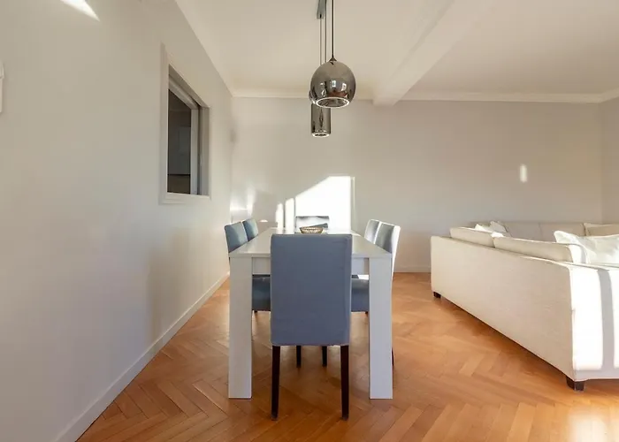 With Large Terrace & Sea View Over Apartamento *