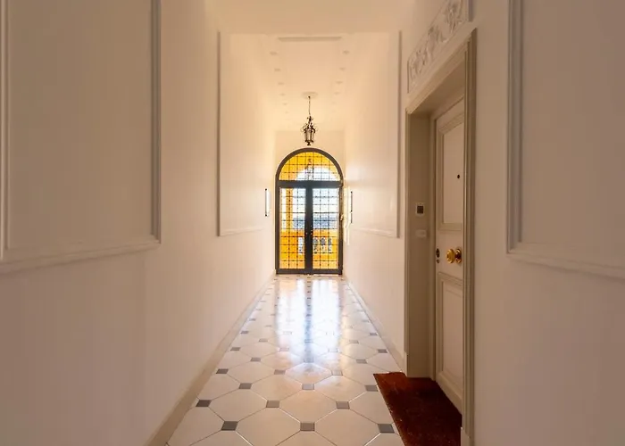 With Large Terrace & Sea View Over Nice