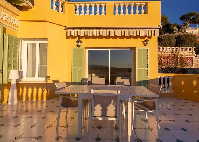 With Large Terrace & Sea View Over Apartamento *