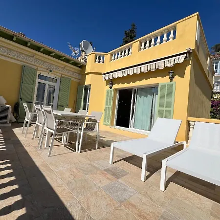 Appartement With Large Terrace & Sea View Over